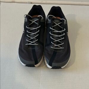 On Cloud Women's Running Shoes Size 8w